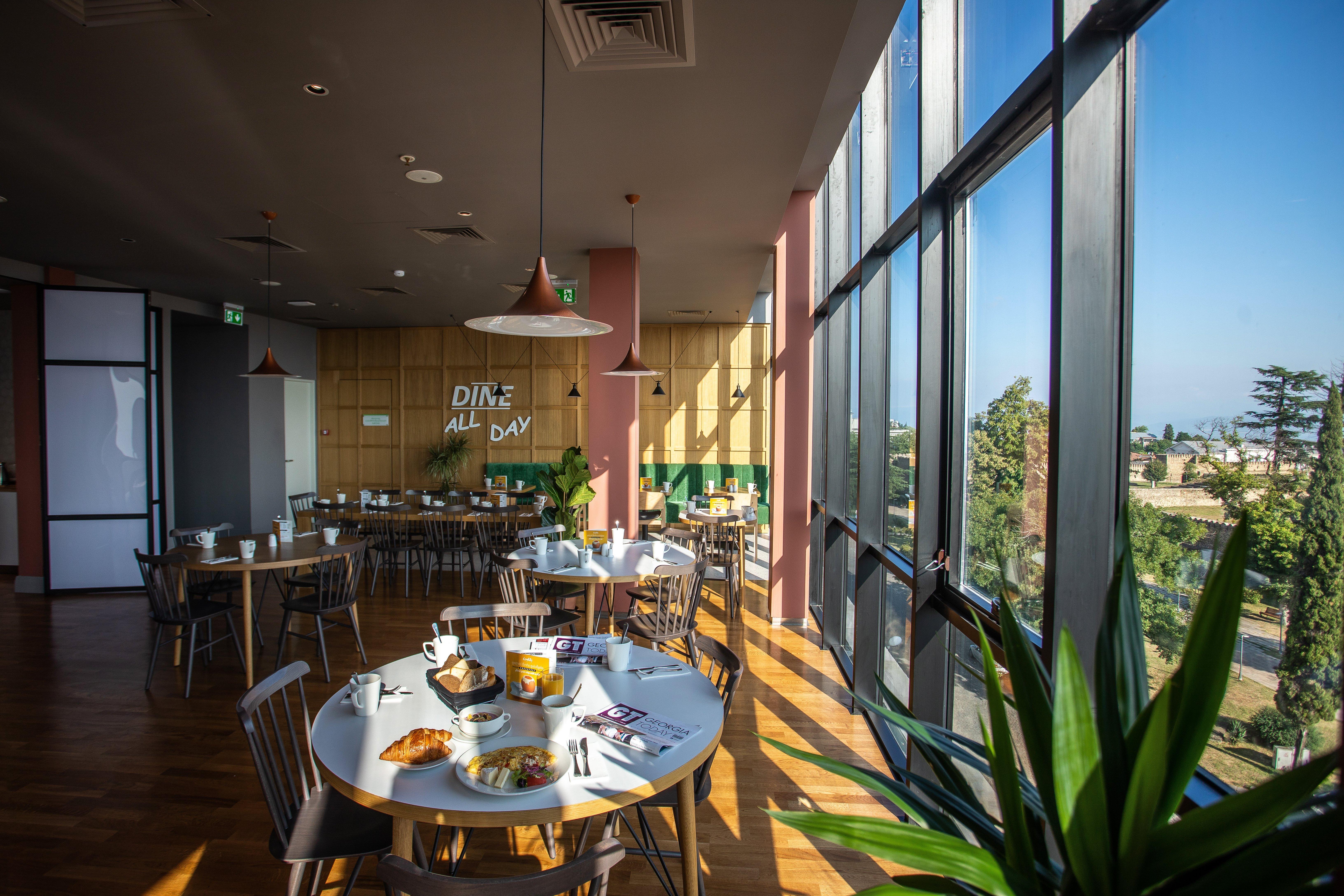 Holiday Inn Telavi By Ihg Ngoại thất bức ảnh